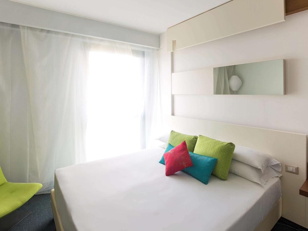 Ibis Styles Roma Eur 14
