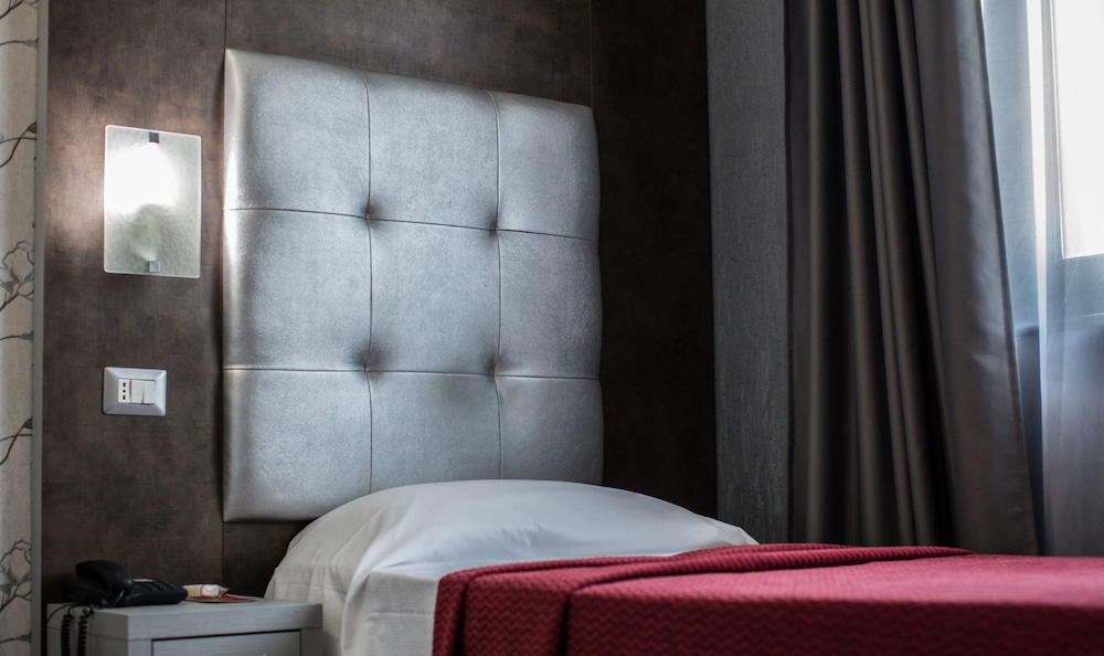 Hotel Relax Roma Nord 7