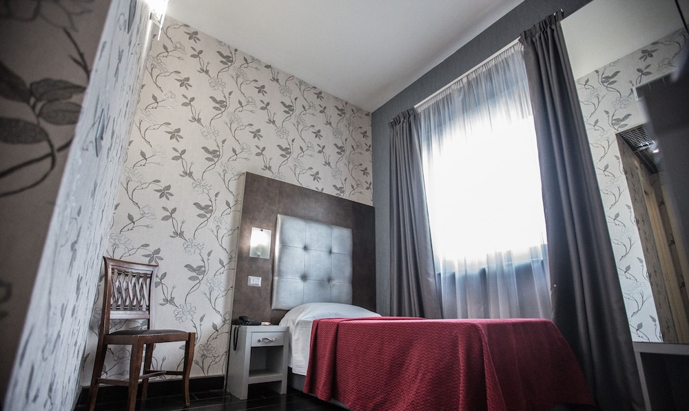 Hotel Relax Roma Nord 9