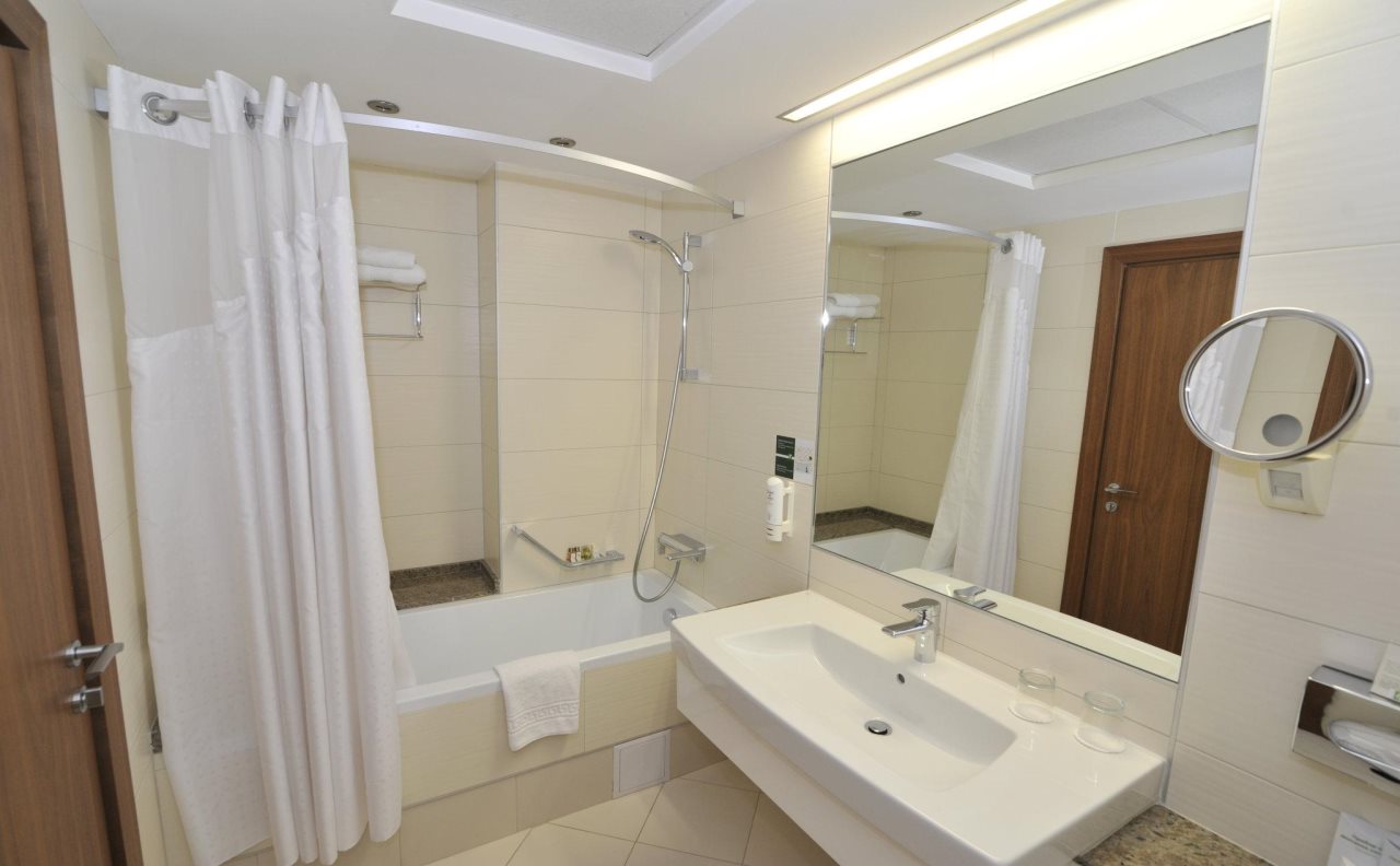 Holiday Inn Skopje 11