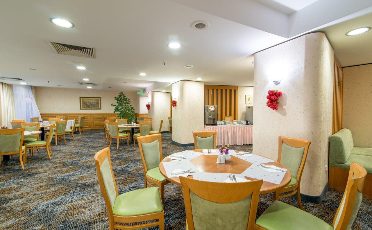 Holiday Inn Skopje 18