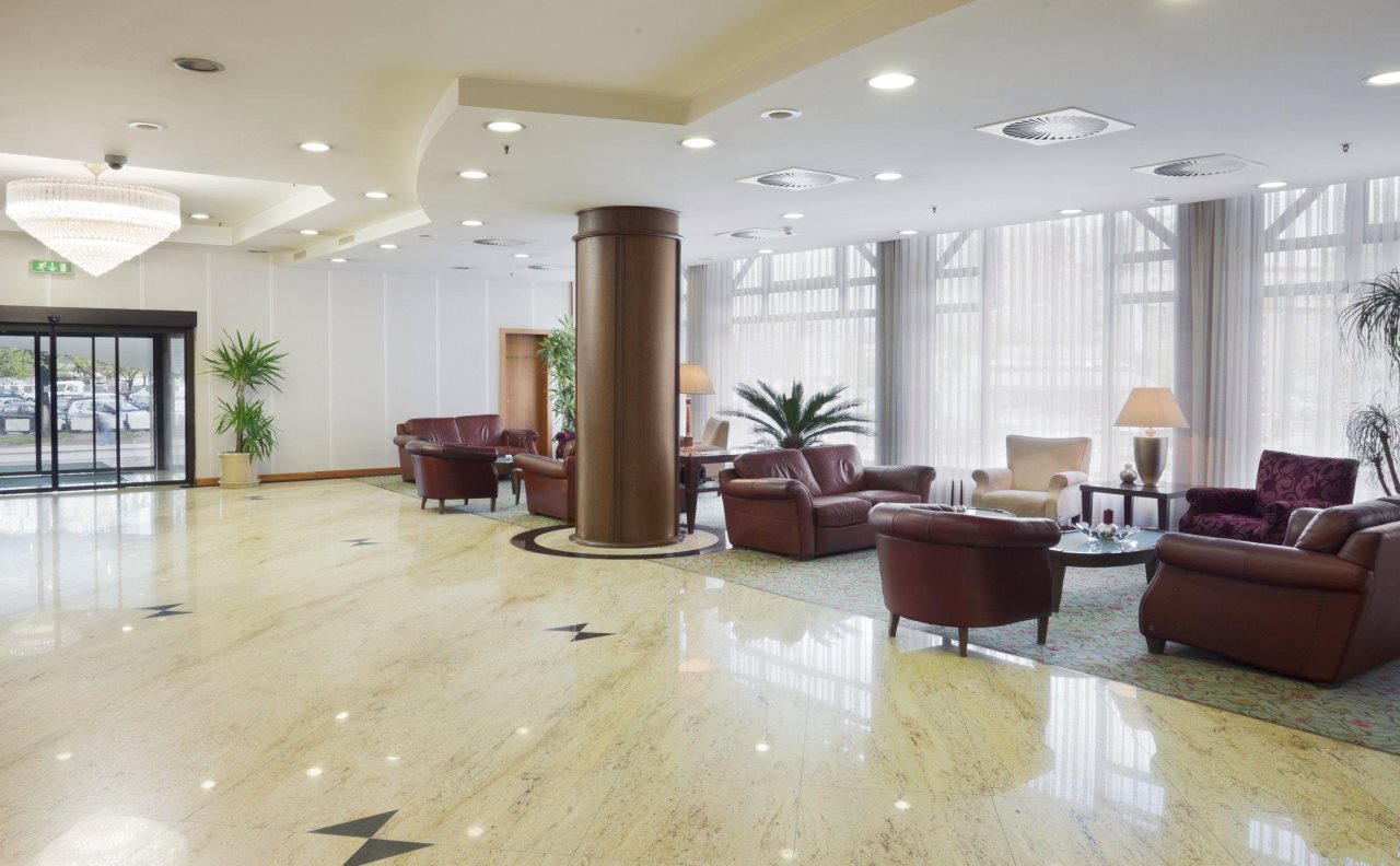 Holiday Inn Skopje 3