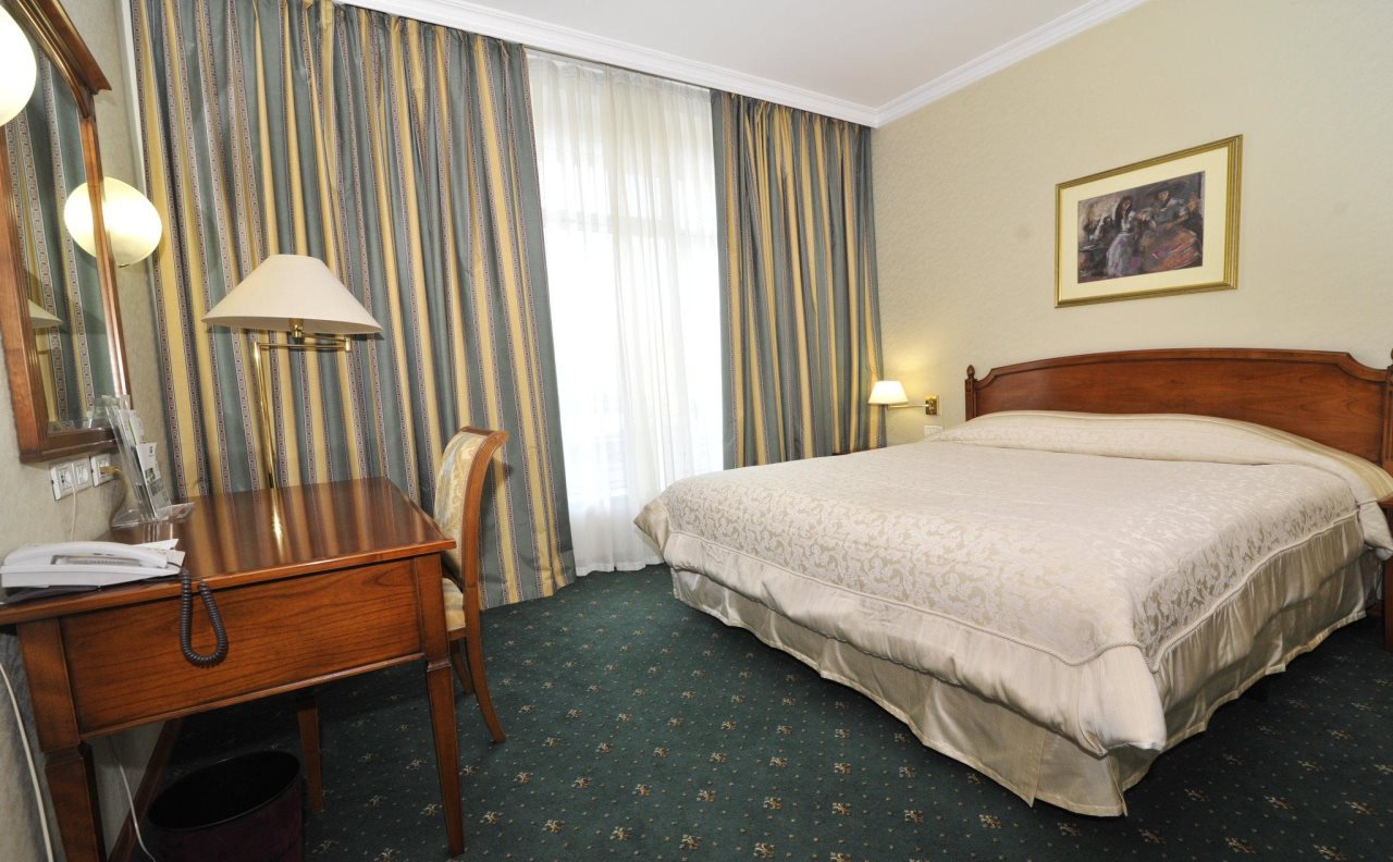 Holiday Inn Skopje 6