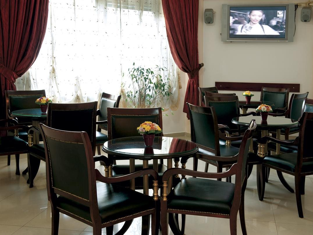 Hotel Aristocrat & Fish Restaurant 8