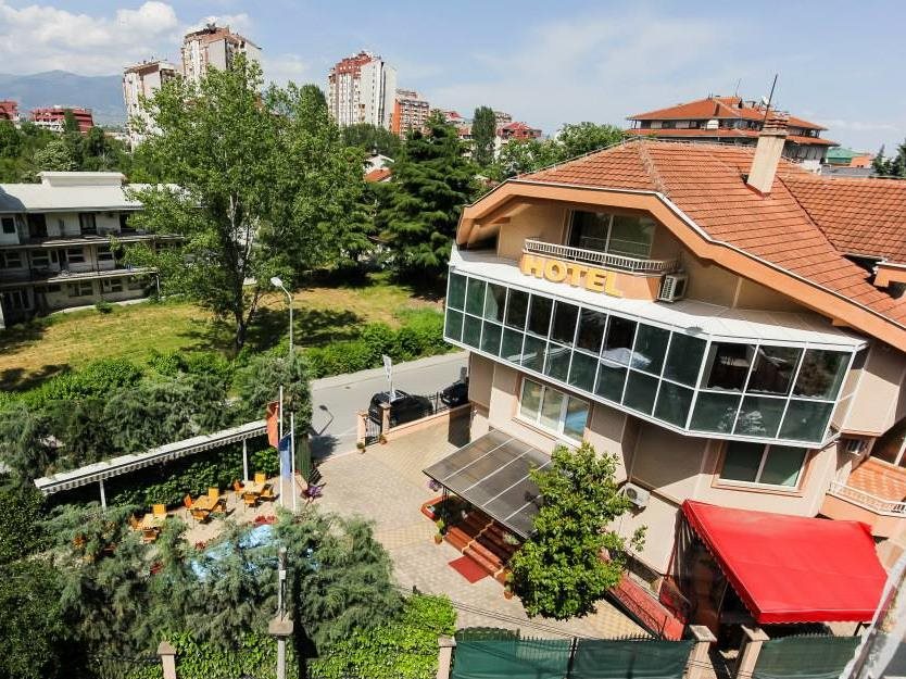 Hotel Aristocrat & Fish Restaurant 9