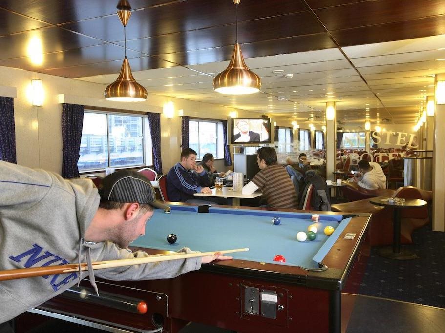 Botel 13