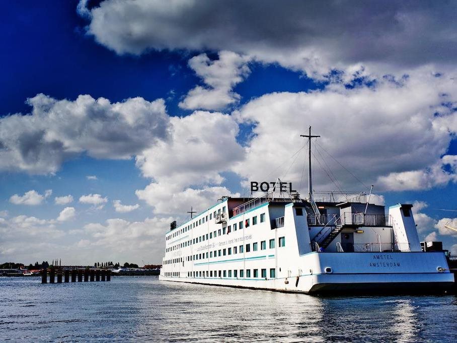 Botel 15
