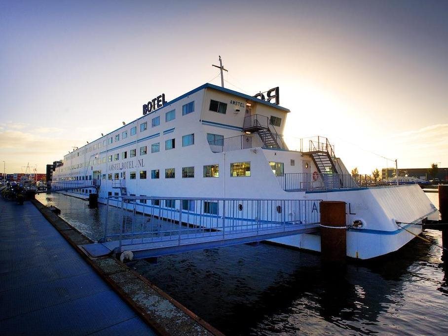 Botel 4