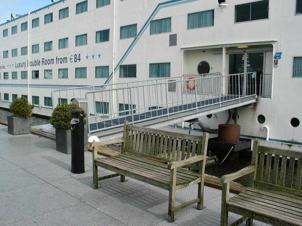 Botel 5