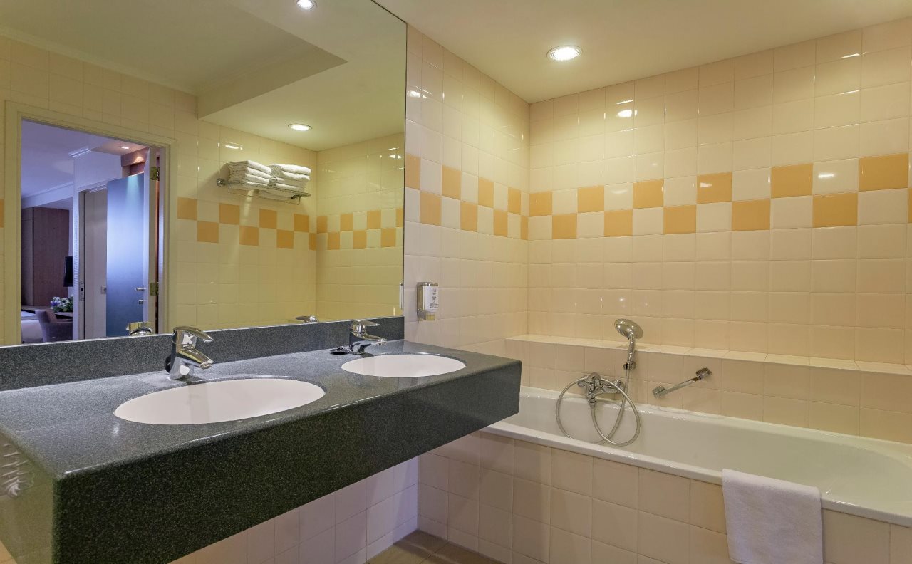 Avenue Hotel 23
