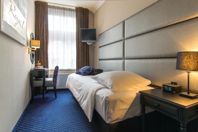 The Highlander Hotel 23