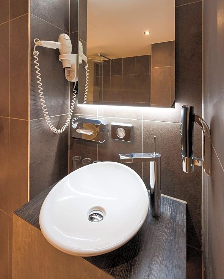 The Alfred Hotel 8