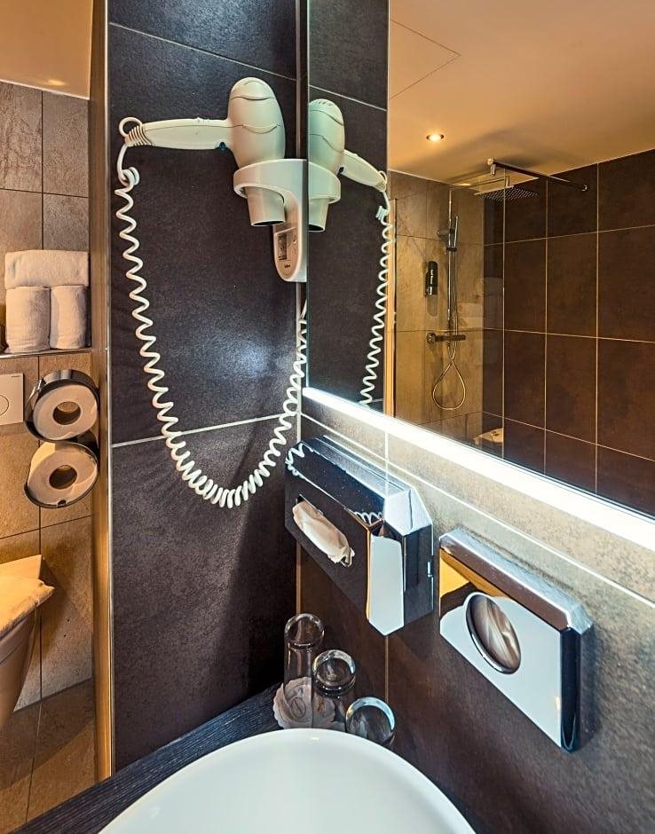 The Alfred Hotel 10