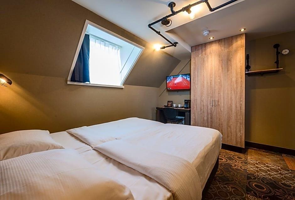 The Alfred Hotel 13