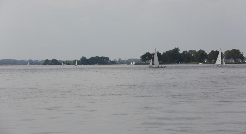 Rien van den Broeke Village 10