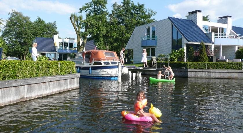 Rien van den Broeke Village 17