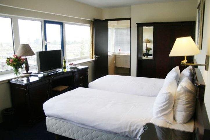 XO Hotels Blue Tower 1
