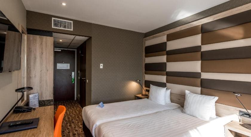 XO Hotels Blue Tower 13