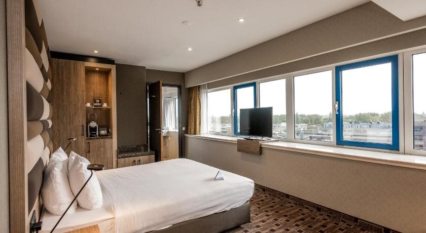 XO Hotels Blue Tower 15