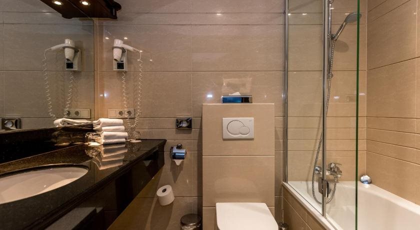XO Hotels Blue Tower 8