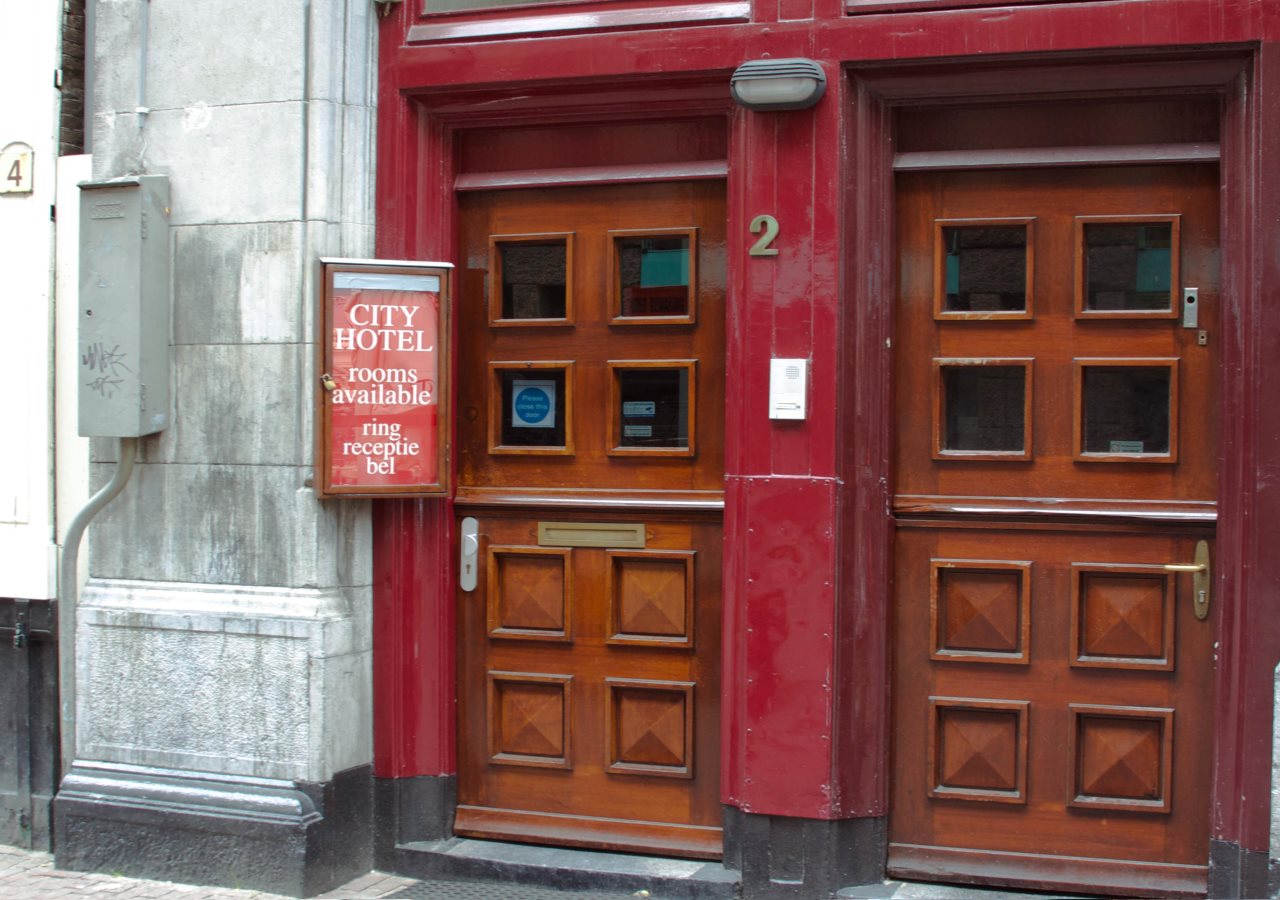 City Hotel 7