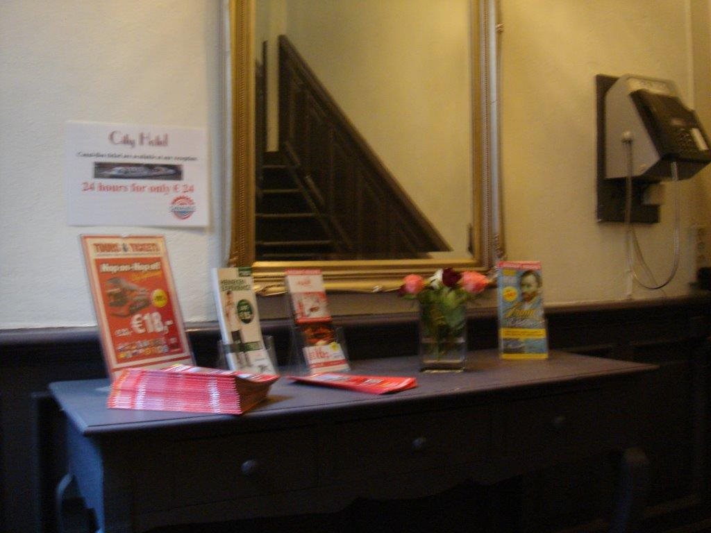 City Hotel 9