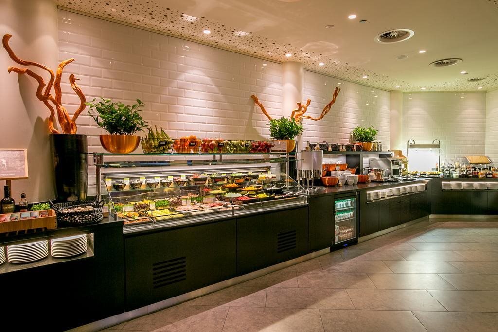 DoubleTree by Hilton Amsterdam Centraal Station 10