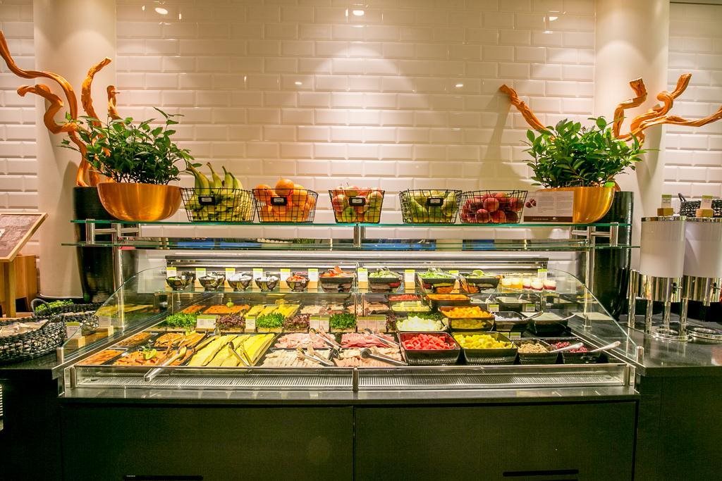 DoubleTree by Hilton Amsterdam Centraal Station 9