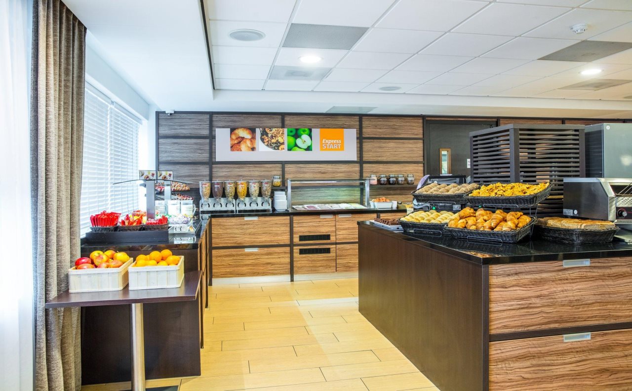 Holiday Inn Express Amsterdam - Sloterdijk Station 21