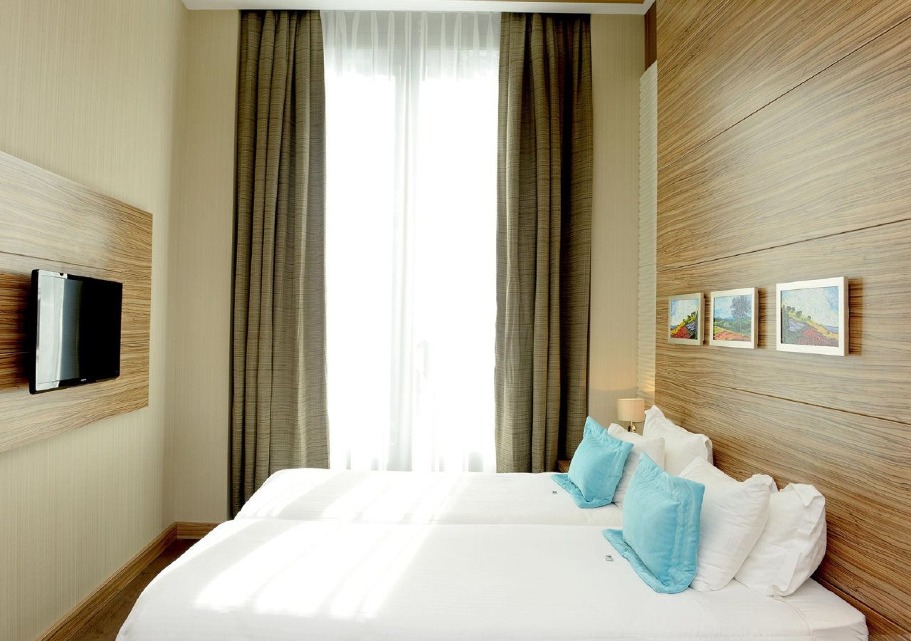 Grand Hotel Downtown 12
