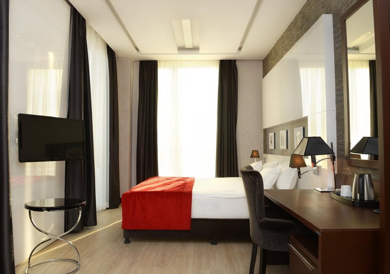 Grand Hotel Downtown 3