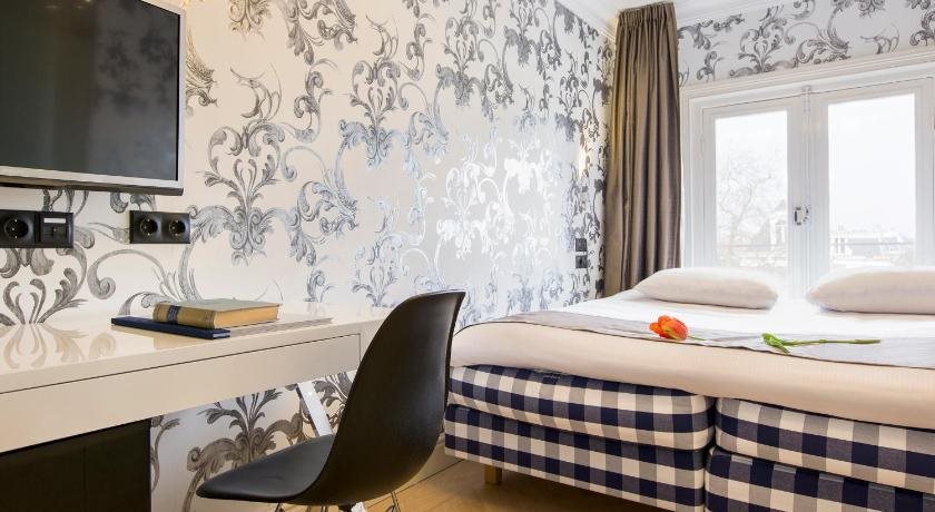 The Amsterdam Canal Hotel 19