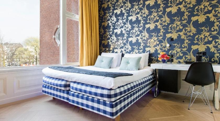 The Amsterdam Canal Hotel 5
