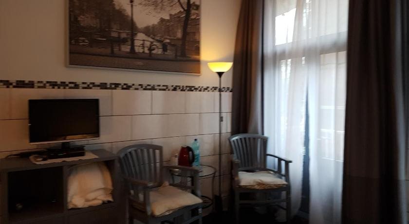 Weber Hotel 8