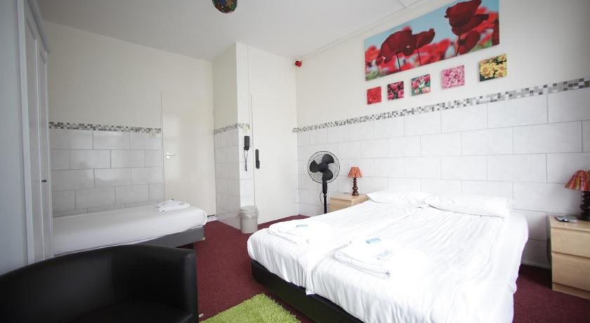 Weber Hotel 9