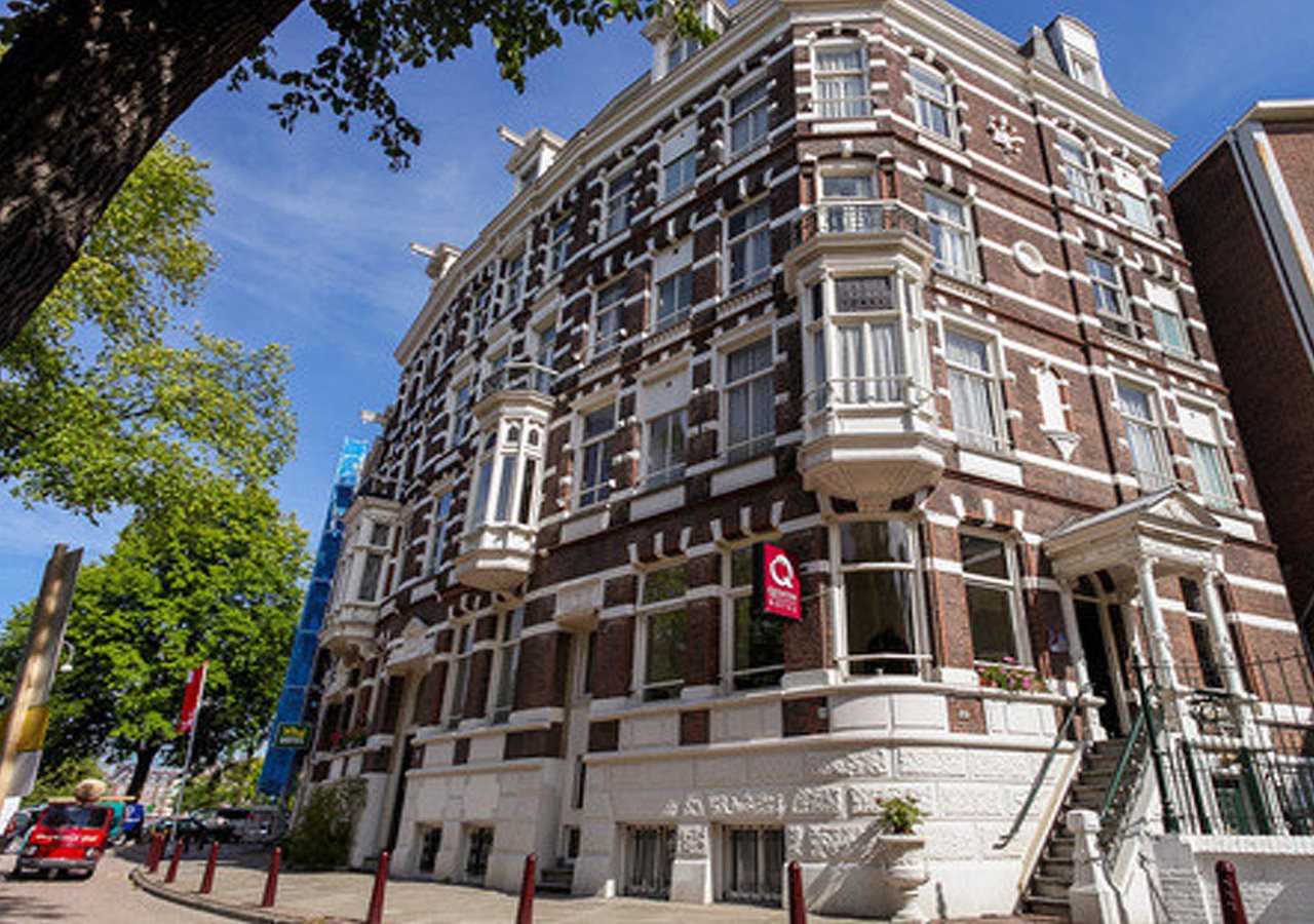 Quentin Canal House Hotel 12