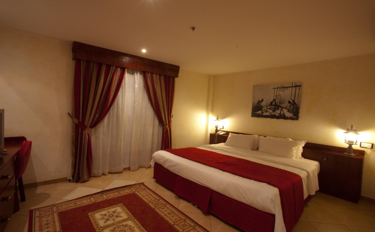 Al Liwan Suites Hotel 2