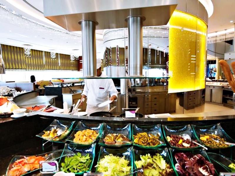 Crowne Plaza Doha The Business Park 8