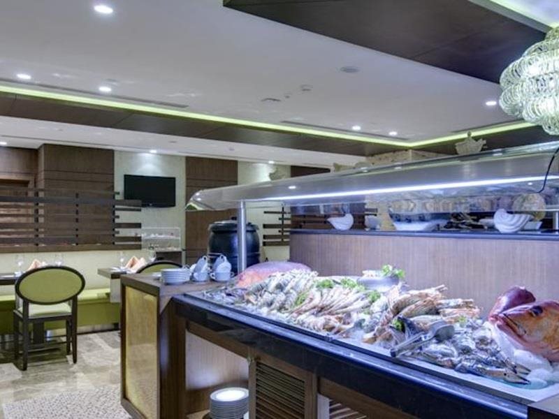 Crowne Plaza Madinah 8
