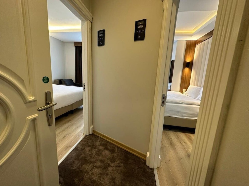 Hotel Black Tulip 17