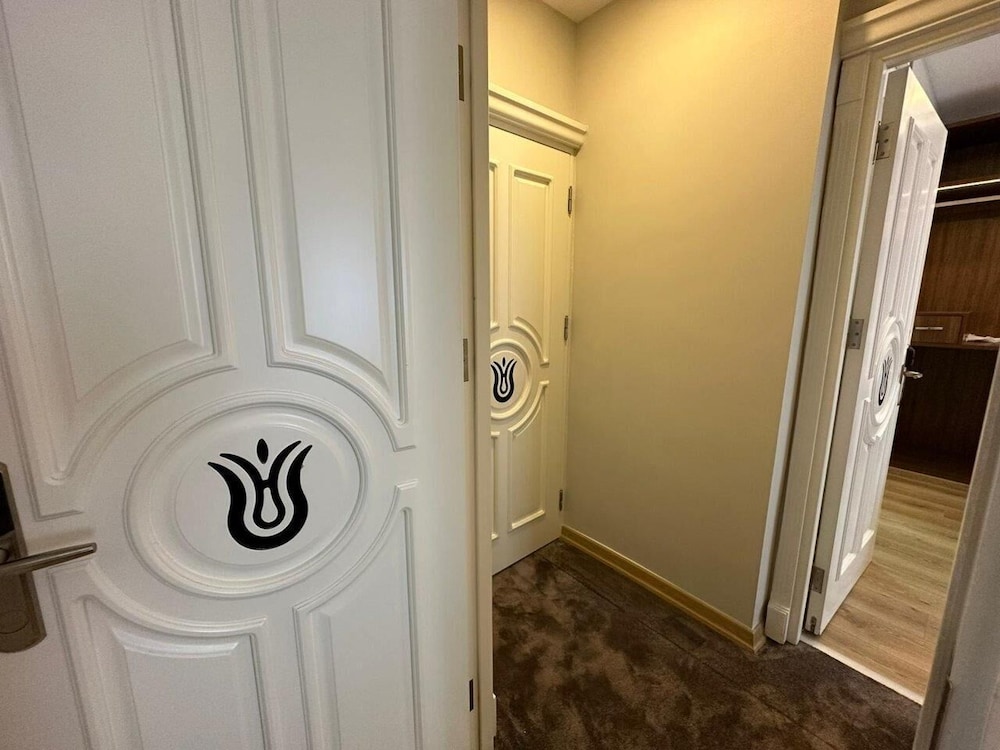 Hotel Black Tulip 18
