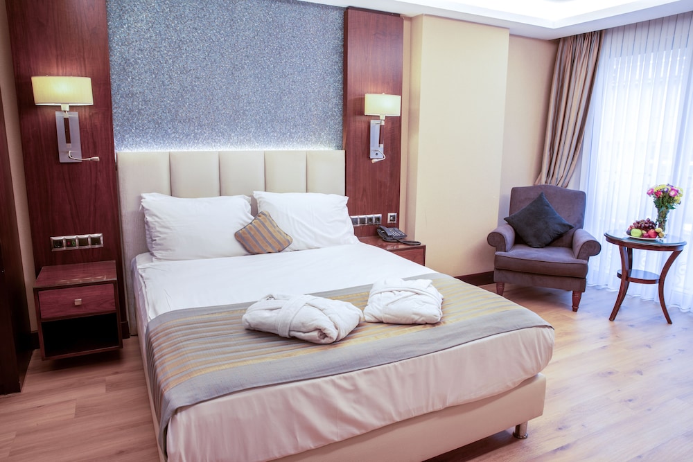 Grand Aras Hotel & Suites 5