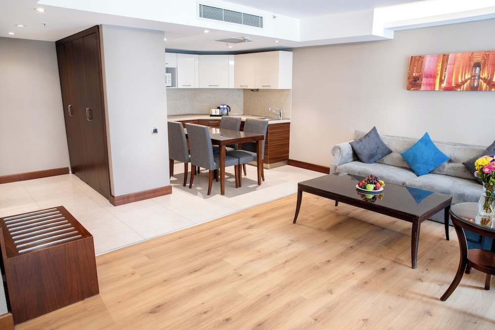 Grand Aras Hotel & Suites 17