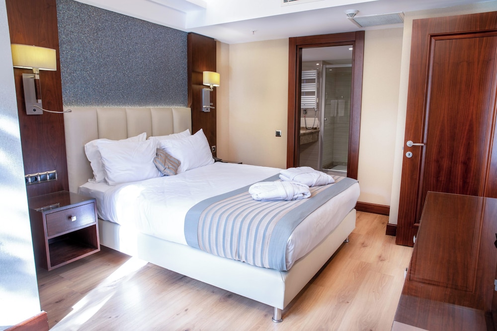 Grand Aras Hotel & Suites 15