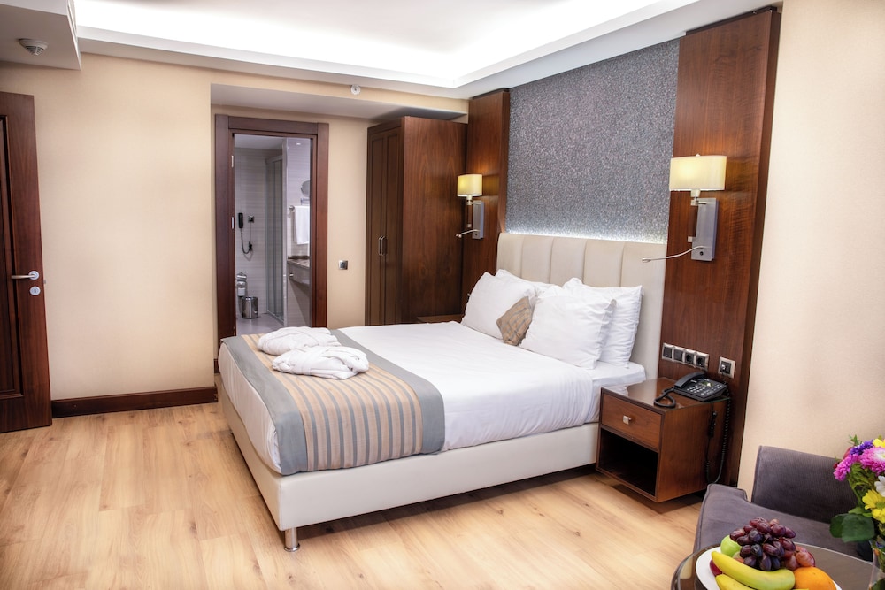 Grand Aras Hotel & Suites 13