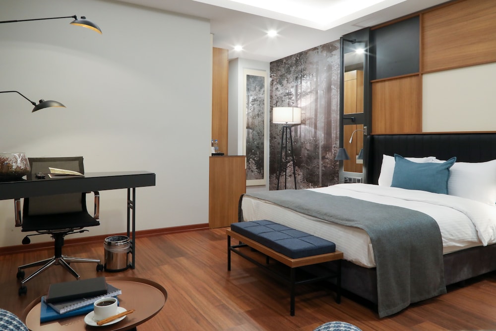 Expoist Hotel 6