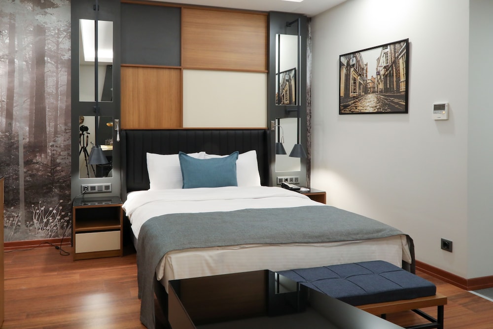 Expoist Hotel 9