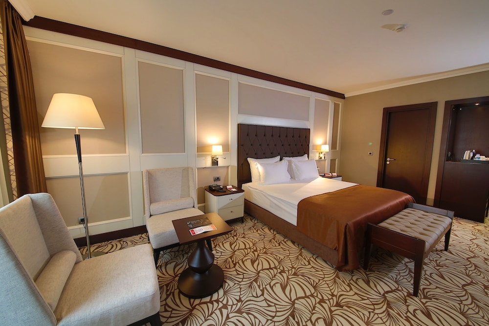 Ramada Hotel & Suites by Wyndham Istanbul Merter 13
