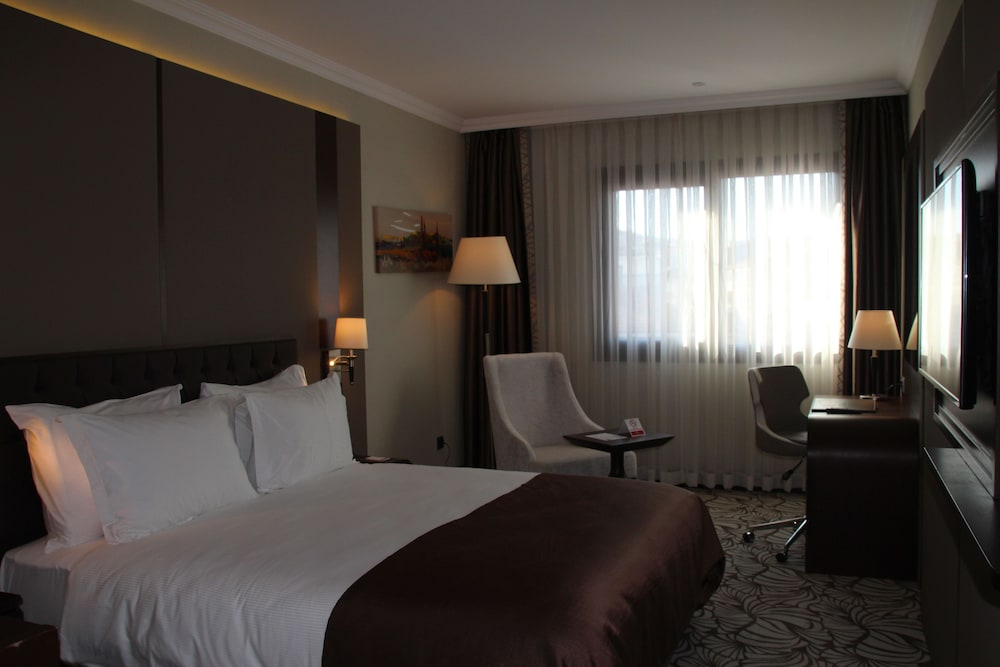 Ramada Hotel & Suites by Wyndham Istanbul Merter 20