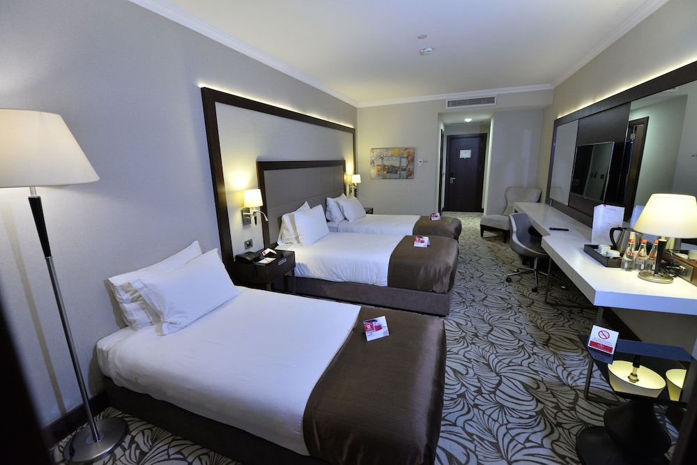 Ramada Hotel & Suites by Wyndham Istanbul Merter 22
